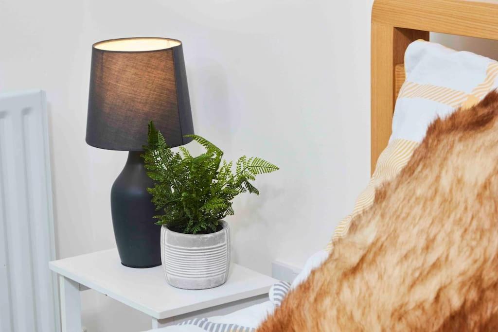 Dellehomes- Free Parking, Wfh, Family-Friendly Manchester Bagian luar foto