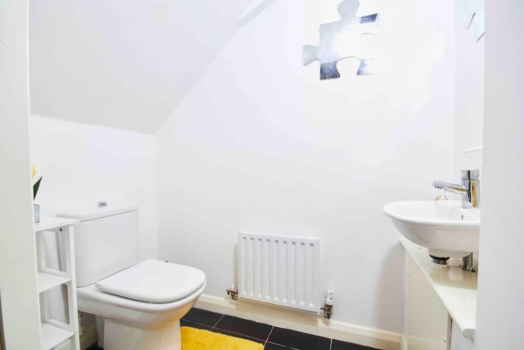 Dellehomes- Free Parking, Wfh, Family-Friendly Manchester Bagian luar foto